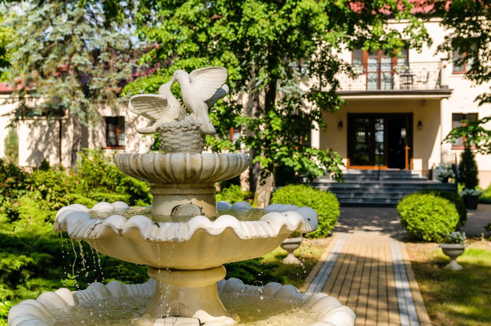 Park Rekreacyjno-Biznesowy Las Woda Wilga Bagian luar foto